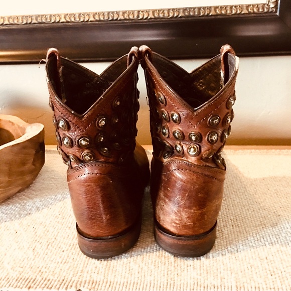 FRYE Cowgirl boho studded low calf boots brown leather 76684 Wyatt 9.5 - Picture 3 of 8